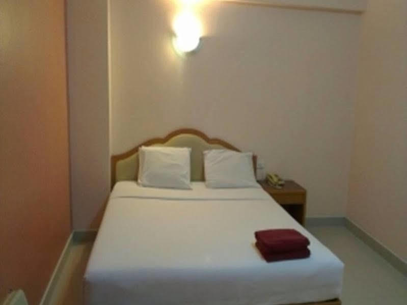 Cherry Hotel Pattaya Extérieur photo