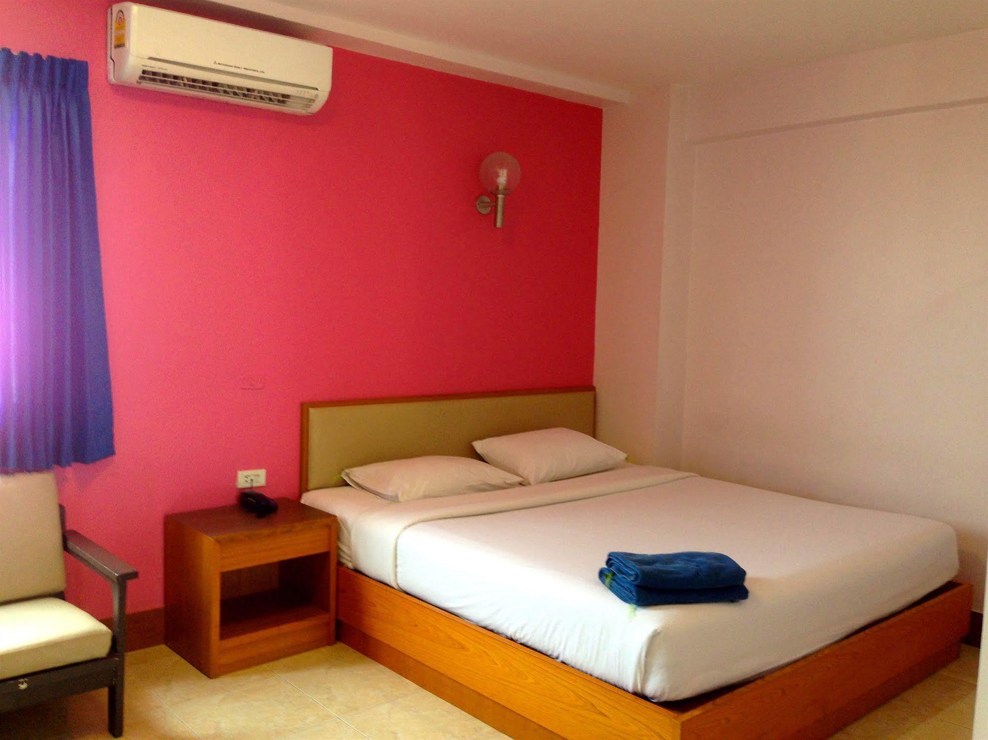 Cherry Hotel Pattaya Extérieur photo